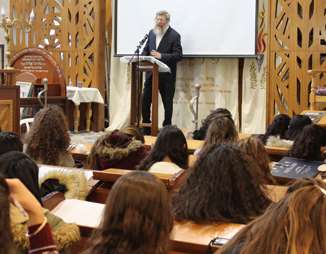 סערה בעקבות כנס חותם לבנות מדרשה